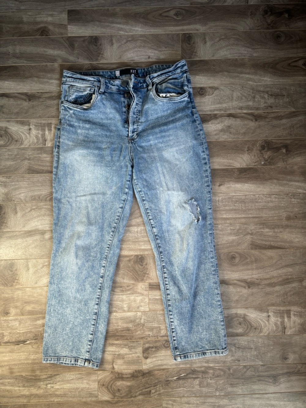 Kut from the Kloth Light Wash Distressed Women’s Jeans